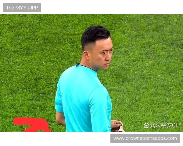 VAR延迟判罚背后：裁判为何允许争议时间悄然流逝？