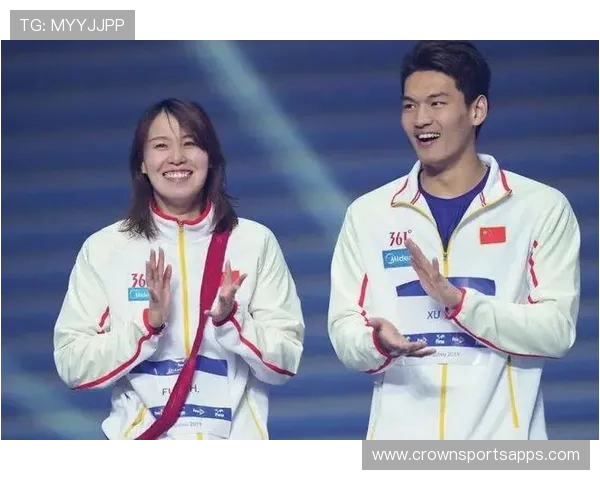 傅园慧训练完秒变吃货现场，网友：运动员也有没节制的一面？